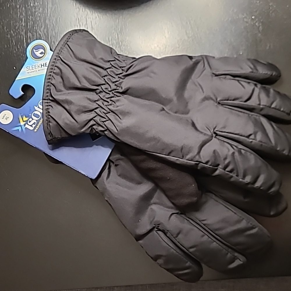 Isotoner touchscreen sleekheat gloves